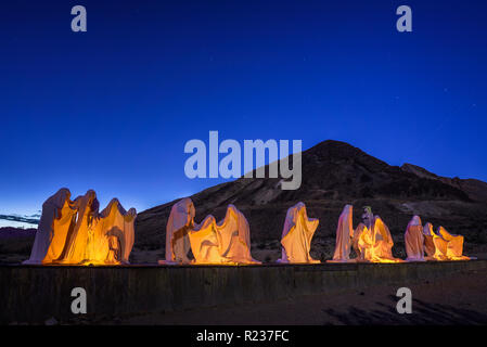 Creepy ghost Skulptur Installation im Rhyolith, Nevada Stockfoto