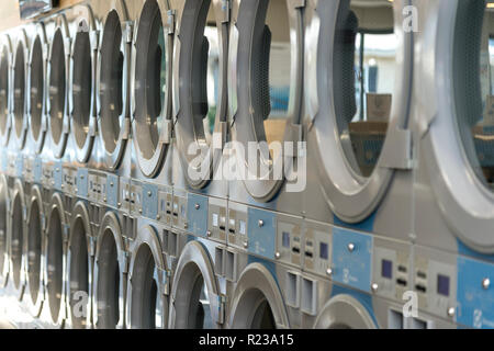 Waschsalon Maschinen, USA Stockfoto