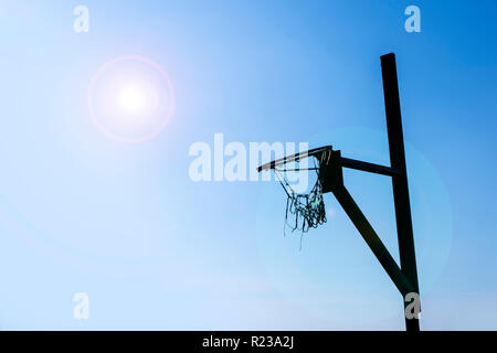Silhouette von Basketball Rim Stockfoto