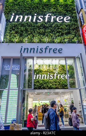 Die Iniisfree Store, ein Einzelhändler verkaufen, Hautpflege und Schönheit Produkte in Myeongdon in Seoul, Südkorea. Stockfoto