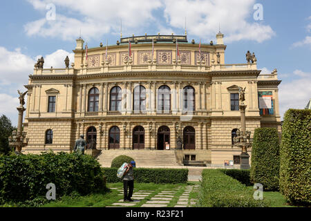 Rudolfinum Oper und Konzertsaal im Prager Jan-palach-Platz Stockfoto