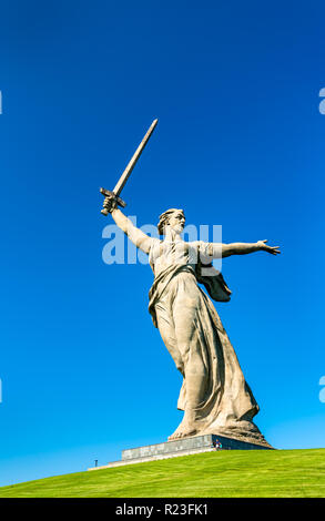 Das Vaterland ruft, eine kolossale Statue auf Mamayev Kurgan in Wolgograd, Russland Stockfoto