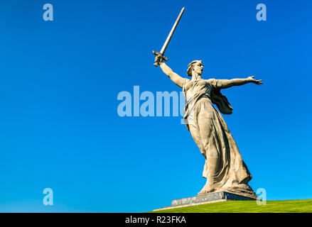 Das Vaterland ruft, eine kolossale Statue auf Mamayev Kurgan in Wolgograd, Russland Stockfoto