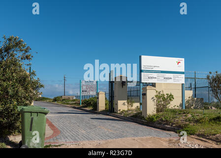 PATERNOSTER, SÜDAFRIKA, 21. AUGUST 2018: Eingangstor der Cape Columbine Leuchtturm in der Cape Columbine Nature Reserve nahe Paternoster Stockfoto