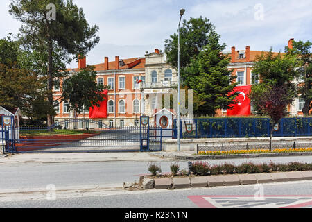 EDIRNE, Türkei - 26. MAI 2018: Typische Straße in der Mitte der Stadt von Edirne, Ost Thrakien, Türkei Stockfoto