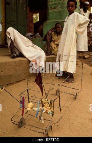 Sudan während der hungersnot Zeitraum Mai-Juni 1985. Dieses Bild in 2018 gescannt Stockfoto