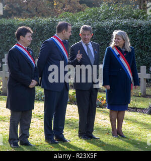 Sa. 10. Nov 2018. Französischer Botschafter Jean-Pierre Jouyet an der Freien französischen militärischen Bereich zu einer Trauerfeier & Award militärische Medaillen führen. Stockfoto