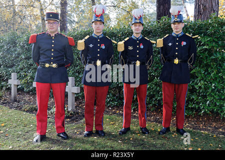 Sa. 10. Nov 2018. Französischer Botschafter Jean-Pierre Jouyet an der Freien französischen militärischen Bereich zu einer Trauerfeier & Award militärische Medaillen führen. Stockfoto