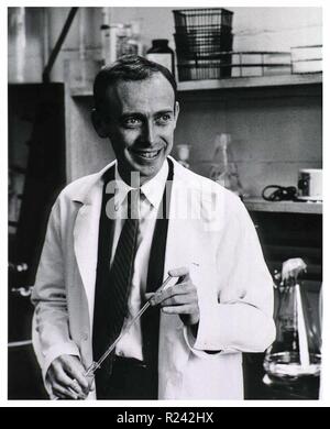 Foto von James Watson (1928-) ein US-amerikanischer Molekularbiologe, Genetiker und Zoologe, bekannt als einer der Co Entdecker der Struktur der DNA im Jahre 1953 mit Francis Crick. Datierten 1953 Stockfoto