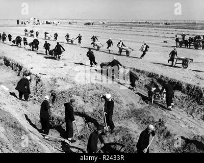 Chinesische Bauern Landwirtschaft auf einem kommunalen Bauernhof in den 1950er Jahren während des "großen Sprungs nach vorn" Stockfoto