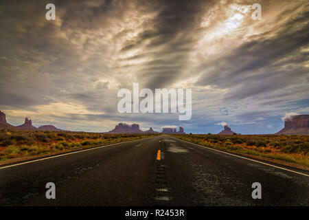 Weg zum Monument Valley, USA Stockfoto