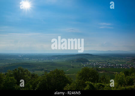 Deutschland, endlosen Blick über grüne Natur Landschaft von Kaiserstuhl bis Vogesen Stockfoto