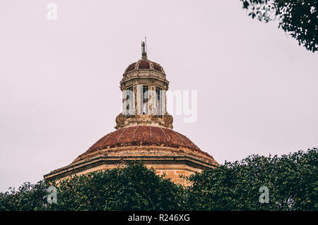 Blick auf St. Laurentius Kirche in Portomaso, Malta Stockfoto