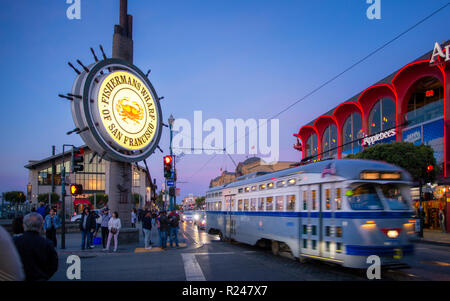 Ansicht der Fishermans Wharf Anmelden bei Dämmerung, San Francisco, Kalifornien, Vereinigte Staaten von Amerika, Nordamerika Stockfoto