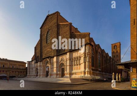 Die Piazza Maggiore und die Basilika San Petronio, Bologna, Emilia Romagna, Italien, Europa Stockfoto