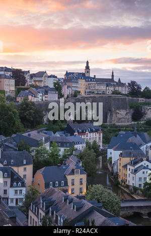 Blick über den Grund (Untere Stadt) in Richtung Corniche (Chemin de la Corniche), der Stadt Luxemburg, Luxemburg, Europa Stockfoto