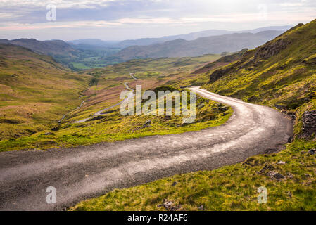 Hardknott Pass in Lake District National Park, UNESCO-Weltkulturerbe, Cumbria, England, Vereinigtes Königreich, Europa Stockfoto