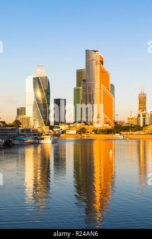 Wolkenkratzer in Business Center von Presnensky Bezirk, neben dem Fluss Moskau, Moskau, Russland, Europa Stockfoto