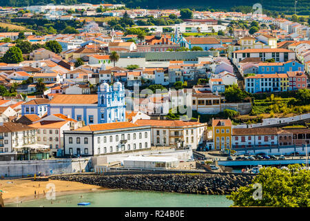 Blick auf die Häuser und Gebäude in Angra do Heroismo auf der Insel Terceira, Azoren, Portugal., Atlantik, Europa Stockfoto