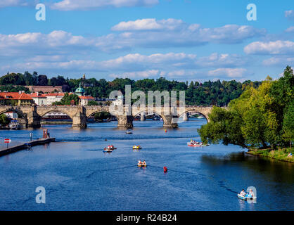Die Karlsbrücke und Moldau, Prag, UNESCO-Weltkulturerbe, Böhmen, Tschechische Republik, Europa Stockfoto