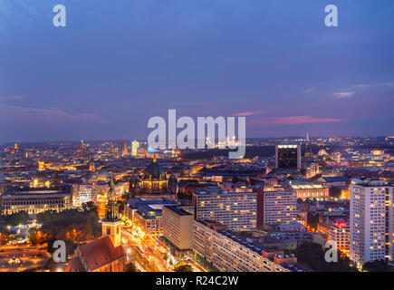 Blick auf Berlin Mitte und Alexander Platz in der Nacht aus dem Park Inn Hotel, Berlin, Deutschland, Europa Stockfoto