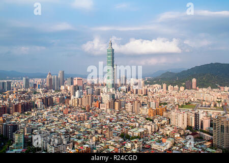 Skyline der Stadt und den Taipeh 101 Gebäude, Taipei, Taiwan, Asien Stockfoto