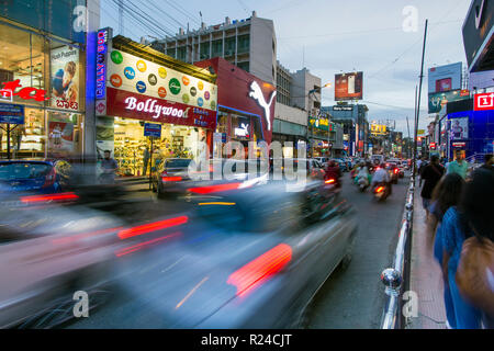 Beschäftigt der Brigade Road Shopping Street, Bangalore (Bangaluru), Hauptstadt des Bundesstaates Karnataka, Indien, Asien Stockfoto