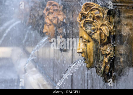 Wasserspeier Brunnen in Peterhof, Sankt Petersburg, Russland Stockfoto