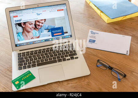 Paris, Frankreich, 15. November 2018: Die französische Krankenversicherung website, präsentiert den neuen 'Shared medizinische Akte" (DMP), auf einem PC-Bildschirm. Stockfoto