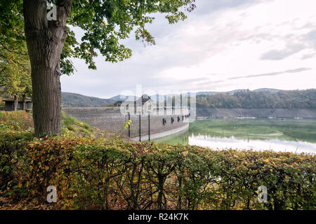 Staumauer am Edertal Lock, Nationalpark Kellerwald-Edersee. Stockfoto