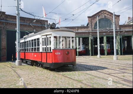 Das Wiener Straßenbahnmuseum ist ein dem öffentlichen Verkehr gewidmetes Museum in Wien und das größte Straßenbahnmuseum der Welt". Der Video der Stockfoto