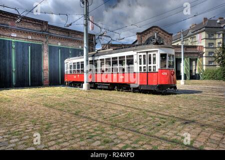 Das Wiener Straßenbahnmuseum ist ein dem öffentlichen Verkehr gewidmetes Museum in Wien und das größte Straßenbahnmuseum der Welt". Der Video der Stockfoto