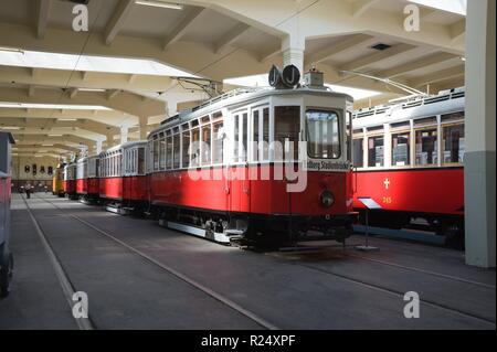 Das Wiener Straßenbahnmuseum ist ein dem öffentlichen Verkehr gewidmetes Museum in Wien und das größte Straßenbahnmuseum der Welt". Der Video der Stockfoto