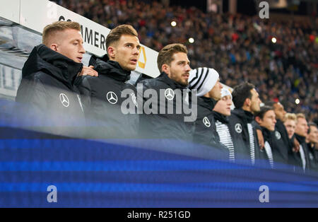 Leipzig, Deutschland. 15. Nov 2018. Marco Reus, 11 DFB Leon Goretzka, DFB 6 Kevin TRAPP, Torwart DFB 22 Thomas Mueller, DFB 13 Mats HUMMELS, DFB 5 Sebastian Rudy, DFB 21, singen das Lied, Nationalhymne, Song, Lied, Deutschland - Russland 3-0 Wichtig: DFB-Vorschriften die Verwendung von Fotografien als Bildsequenzen und/oder quasi-Video zu verbieten. Fußball-Freundschaftsspiel, Test, Saison 2018/2019, November 15, 2018 Leipzig, Deutschland. Credit: Peter Schatz/Alamy leben Nachrichten Stockfoto