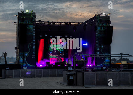 Abu Dhabi, VAE. November 16, 2018: Yasalam Leben in der Stadt, eine 'l Bahar, Abu Dhabi Corniche/Live eine spannende 10-Tage - Kalender der Feste der Countdown zum Formel 1 Etihad Airways Abu Dhabi Grand Prix zu markieren. Credit: Fahd Khan/Alamy leben Nachrichten Stockfoto