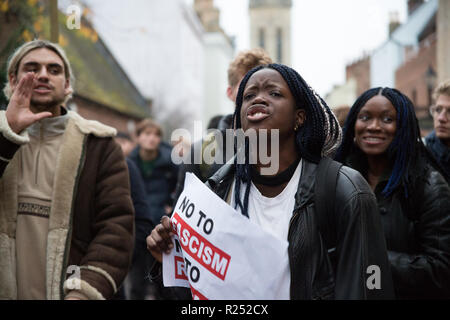 Oxford, Großbritannien, 16. November 2018. Die Oxford Union protestieren. Steve Bannon Credit: Pete Lusabia/Alamy leben Nachrichten Stockfoto