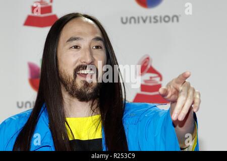 Steve Aoki bei der Ankunft für 19 Latin Grammy Awards - Ankünfte 3, MGM Grand Garden Arena in Las Vegas, NV 15. November 2018. Foto: JA/Everett Collection Stockfoto