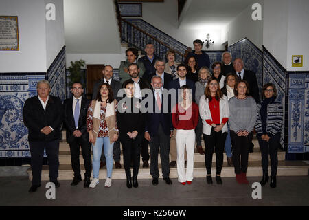 Madrid, Madrid, Spanien. 16 Nov, 2018. Spanisch Karateka Sandra Sanchez gesehen für ein Foto mit den Mitgliedern der Gesellschaft während der Feierlichkeiten posiert in ihrer Heimatstadt in Talavera de la Reina. Credit: Manu Reino/SOPA Images/ZUMA Draht/Alamy leben Nachrichten Stockfoto