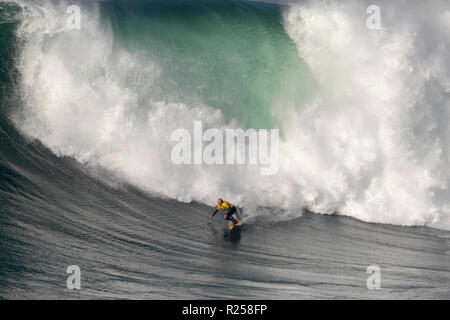 Natxo Gonzalez Surfen bei Nazaré Herausforderung der WSL Stockfoto