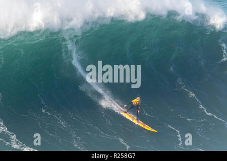 Natxo Gonzalez Surfen bei Nazaré Herausforderung der WSL Stockfoto