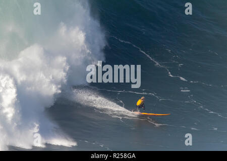 Natxo Gonzalez Surfen bei Nazaré Herausforderung der WSL Stockfoto