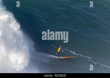 Natxo Gonzalez Surfen bei Nazaré Herausforderung der WSL Stockfoto