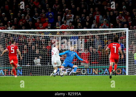 16. November 2018, die UEFA-Nationen Liga Match Wales v Dänemark an der Cardiff City Stadium. Die erste dänische Ziel. News verwenden Sie nur. Quelle: www.garethjohn. uk/Alamy leben Nachrichten Stockfoto