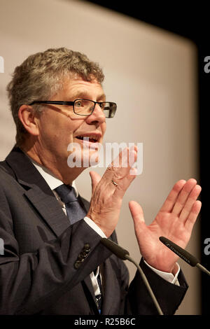 Koblenz, Deutschland. 17. Nov, 2018. Die KPV-Bundesvorsitzende Christian Haase (CDU) spricht an der Bundesregierung Vertreter Versammlung Kommunalpolitische Vereinigung (KPV) Der CDU und CSU auf starke Gemeinden des Themas - starkes Deutschland". Quelle: Thomas Frey/dpa/Alamy leben Nachrichten Stockfoto