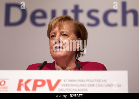 Koblenz, Deutschland. 17. Nov, 2018. Bundeskanzlerin Angela Merkel (CDU) Adressen der Föderalen Versammlung der Vertreter von CDU und CSU zum Thema "Starke Kommunen - starkes Deutschland". Quelle: Thomas Frey/dpa/Alamy leben Nachrichten Stockfoto