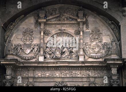 Las MEJORES SUPERIOR DE LA PORTADA RETABLO DE LA COLEGIATA DE SANTA MARIA LA MAYOR DE CALATAYUD - SIGLO XVI-ESTILO PLATERESCO. Autor: Juan Talavera. Lage: COLEGIATA DE SANTA MARIA. CALATAYUD. Saragossa Zaragoza. Spanien. Stockfoto