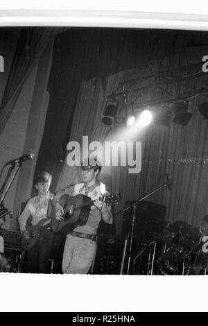 Aztec Camera Live bei James Byrom Hall Liverpool circa 1983. Stockfoto