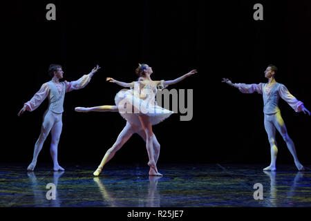 St. Petersburg, Russland - 16. November 2018: Studierende der Vaganova Akademie des Russischen Balletts in der Hermitage Theater während Saint-Petersbur Stockfoto