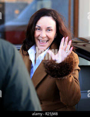 Shirley Ballas kommt an Blackpool Tower Ballsaal vor Streng gekommen, der Tanzen Samstag Abend Show. Stockfoto