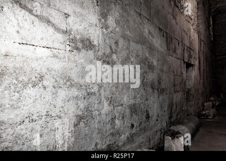 Alten, verlassenen Kerker oder Katakomben. Stockfoto